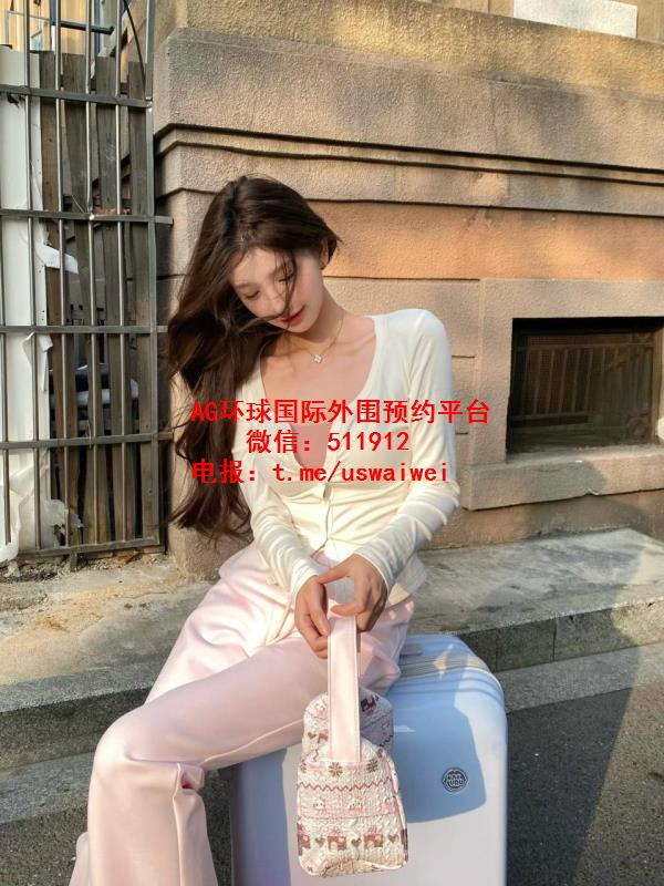 爱笑的活泼女孩Emilia
