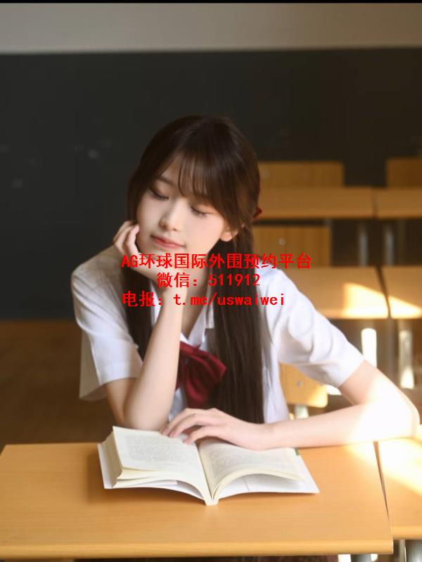 艺术系在读学生Alaina