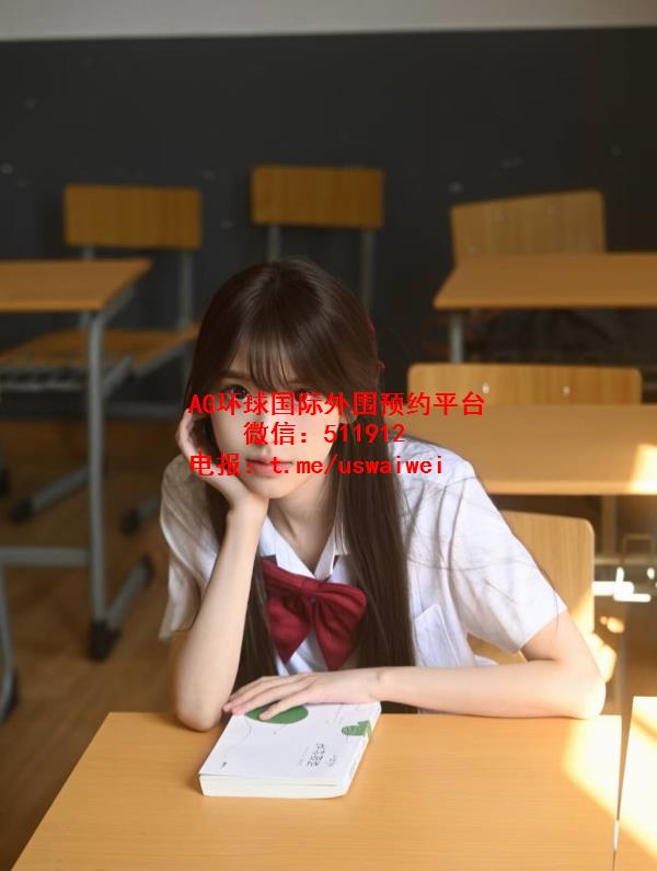 艺术系在读学生Alaina