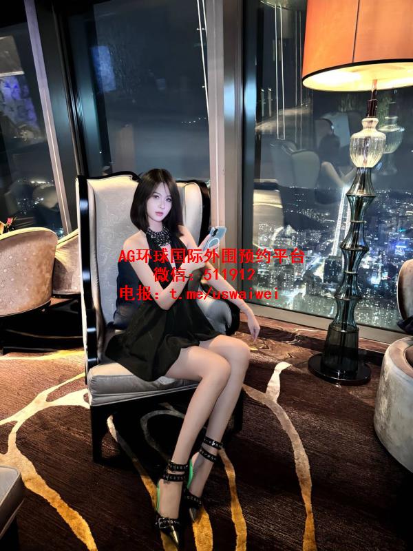 短发时装模特Amy