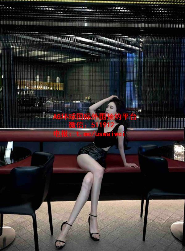 商务车展模特Sarah