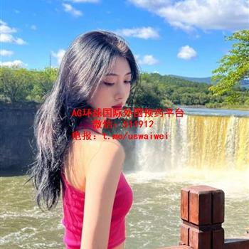线条柔美舞蹈生Azira