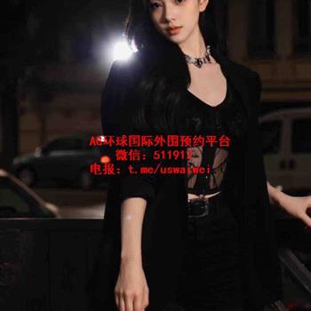 超长腿线条模特Gaia