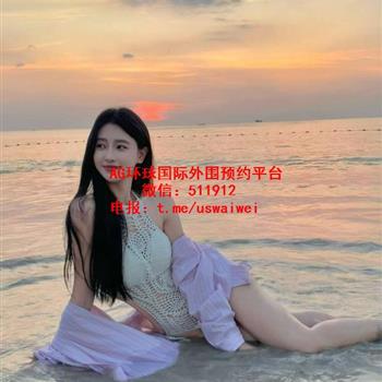 泳装美女黛希