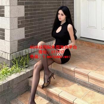 高挑骨感修长模特Caroline